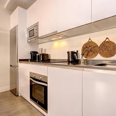 012 New Relaxed 2 Bed Retreat * Fuengirola