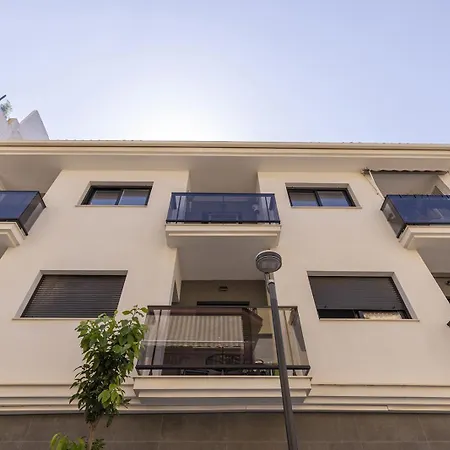 012 New Relaxed 2 Bed Retreat * Fuengirola